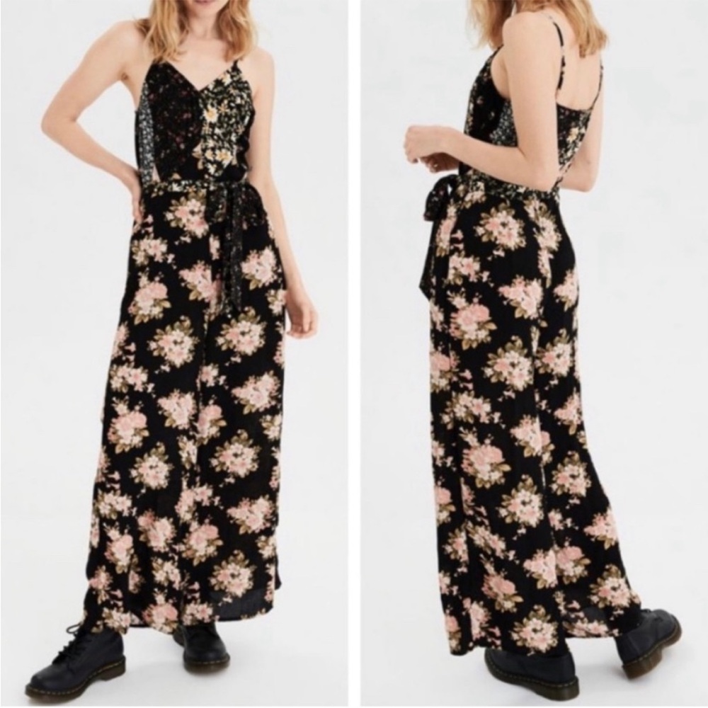 American Eagle floral jumpsuit size medium
